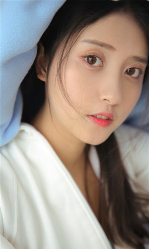 动漫美女拉肚子
